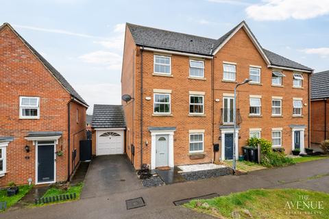 4 bed property, in Presland Way, £280,000
