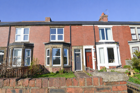 3 bed property, in Park View, £195,000