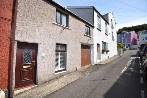 4 bed property, in Park Street, £260,000