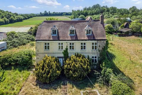 8 bed property, in Faringdon Road, £850,000