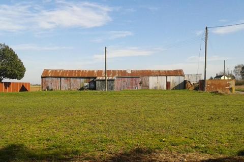 Studio, in Wargate Field Lane, £50,000