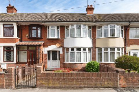 3 bed property, in Spring Bank West, £90,000