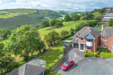 4 bed property, in Cerddedfa Glyder, £495,950