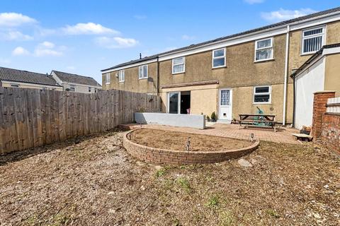 3 bed property, in Wasdale Gardens, £210,000