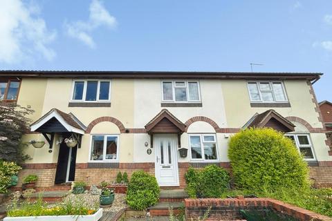 2 bed property, in Wye Dale, £150,000