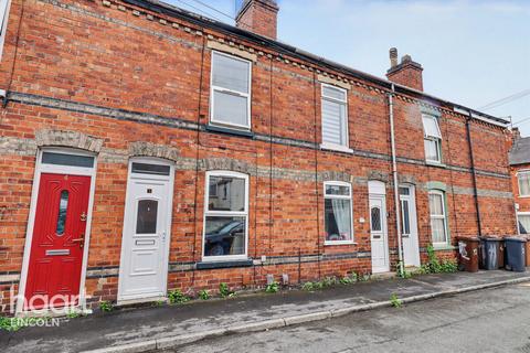 2 bed property, in Lumley Place, £120,000