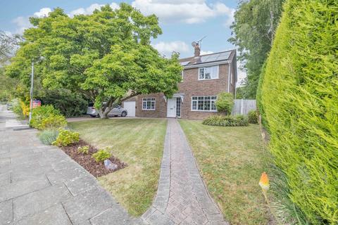 4 bed property, in Wichling Close, £650,000