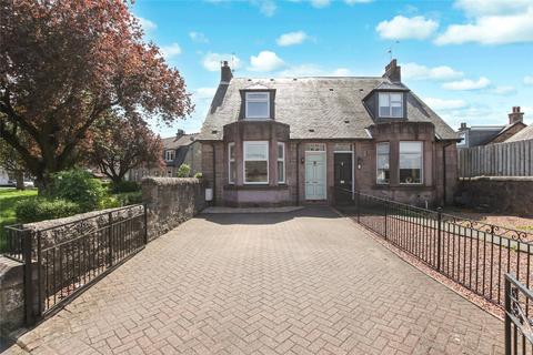 3 bed property, in Tullibody Road, £220,000