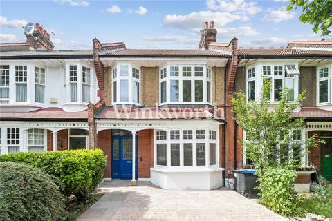 3 bed property, in Oakfield Road, £925,000