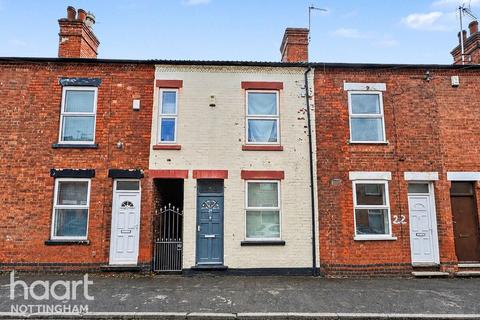 4 bed property, in Westwood Road, £170,000