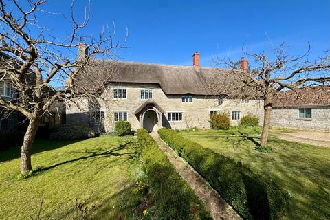 4 bed property, in Vine Cottage, £675,000
