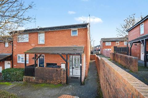 2 bed property, in Flaxton Gardens, £65,000