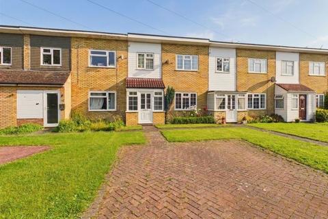 3 bed property, in Dolphin Place, £400,000