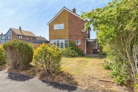 3 bed property, in Woodland Road, £300,000