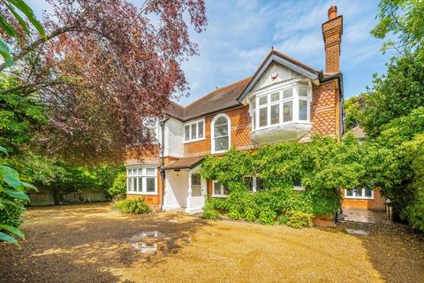 5 bed property, in Mayfield Road, £2,750,000