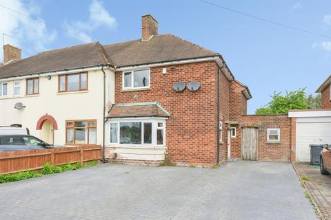 2 bed property, in Whitehead Drive, £300,000