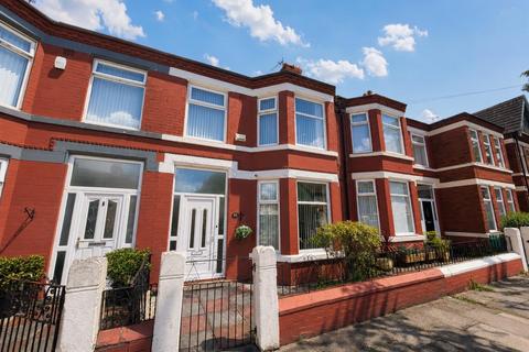 4 bed property, in Mount Road, £220,000
