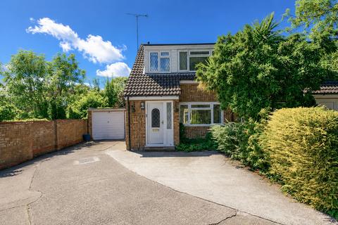 3 bed property, in Arkley Road, £400,000