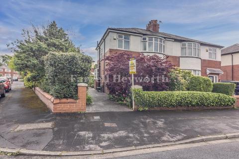 3 bed property, in Greyfriars Avenue, £275,000
