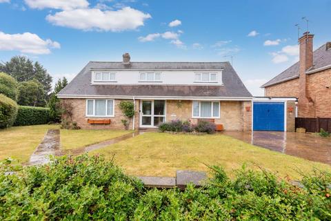 5 bed property, in Highfield Lane, £750,000