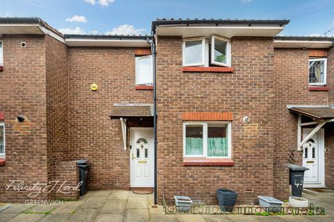 2 bed property, in Vaughan Williams Close, £550,000