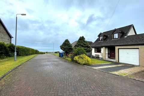 3 bed property, in 5 Ashdale Way, £230,000
