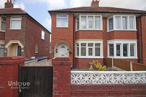 3 bed property, in Carcroft Avenue, £129,950