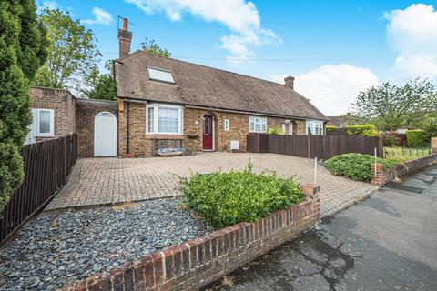 3 bed property, in Well Way, £475,000