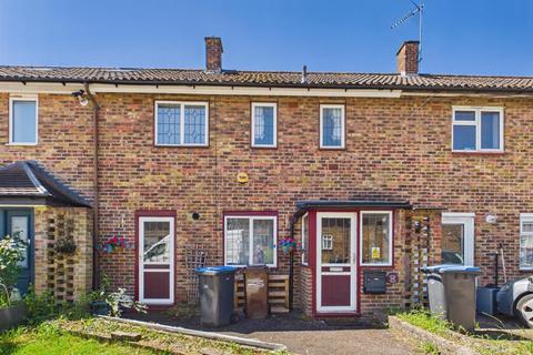 3 bed property, in Pennymead, £330,000