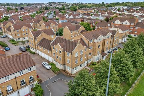 2 bed property, in Bristol South End, £280,000
