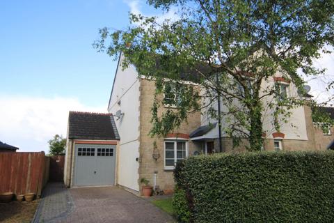 3 bed property, in Kelly Bray, £280,000