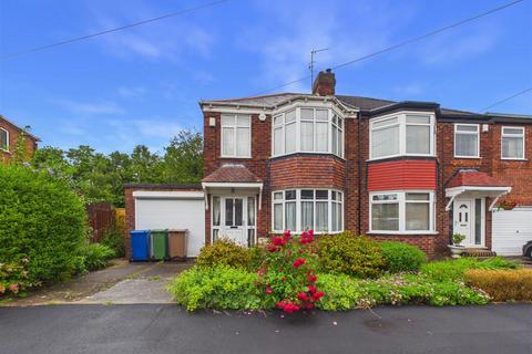 3 bed property, in Fairfield Avenue, £170,000