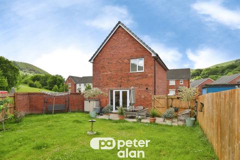 3 bed property, in Kingfisher Crescent, £230,000