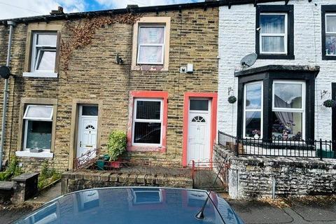 2 bed property, in North Street, £65,000
