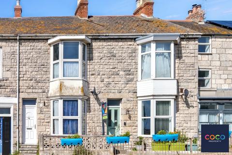 2 bed property, in Portland, £120,000