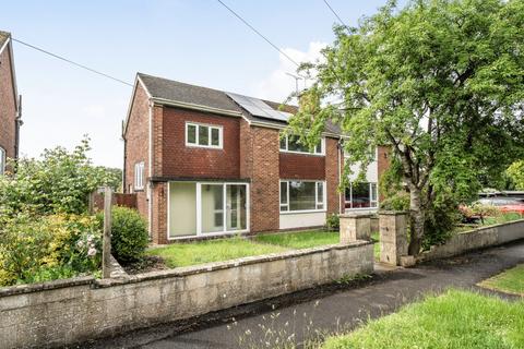 4 bed property, in Meadow Road, £380,000