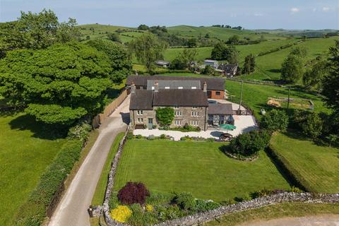 4 bed property, in Dog Lane, £900,000