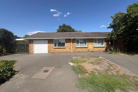 4 bed property, in Stanwell Moor, £525,000