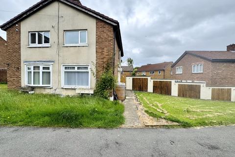 2 bed property, in Basingstoke Road, £70,000