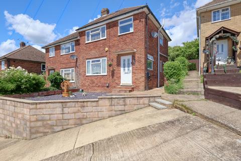 3 bed property, in Tenzing Drive, £425,000