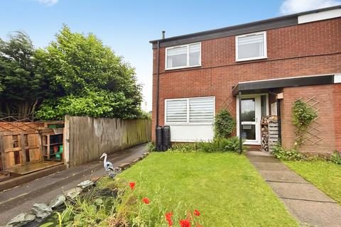 3 bed property, in 17 Tivey Court Road, £160,000