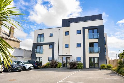 2 bed property, in Felicia House, £217,500