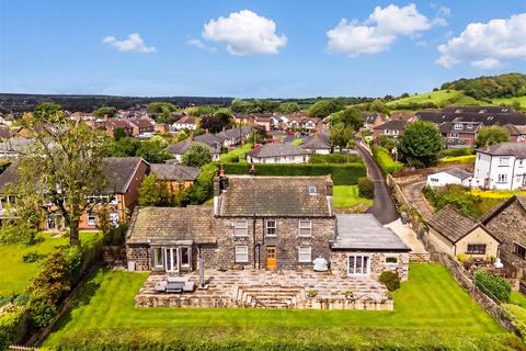 4 bed property, in Larkfield Grange, £1,250,000