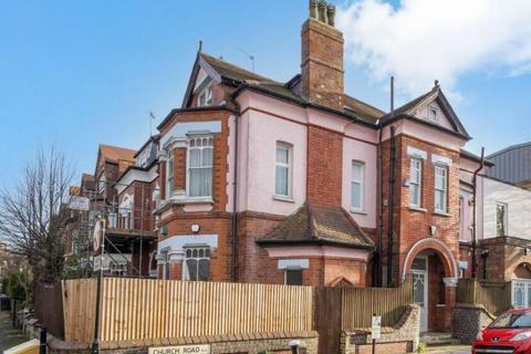 8 bed property, in 1 Church Road, £2,999,995