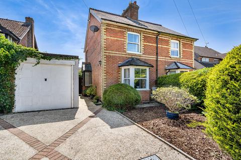 2 bed property, in Broadwell Road, £600,000
