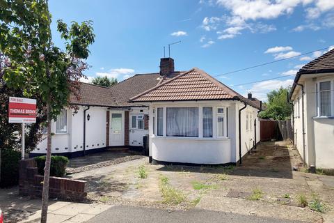 2 bed property, in Borkwood Way, £450,000