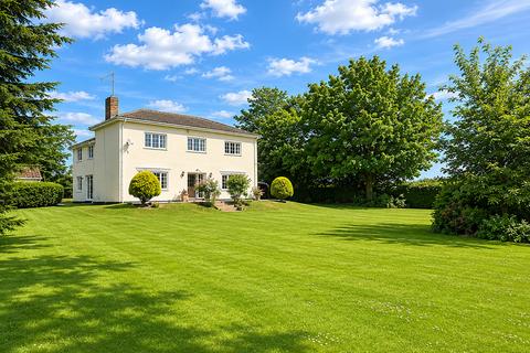 5 bed property, in Hallgate, £475,000