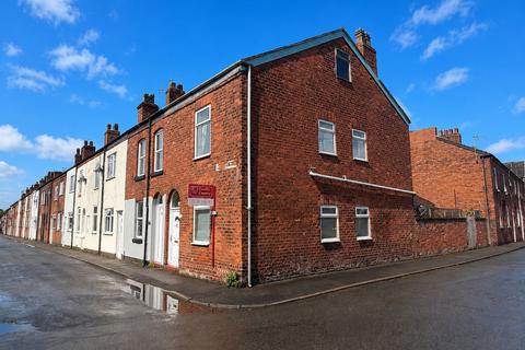 2 bed property, in Greenall Road, £170,000