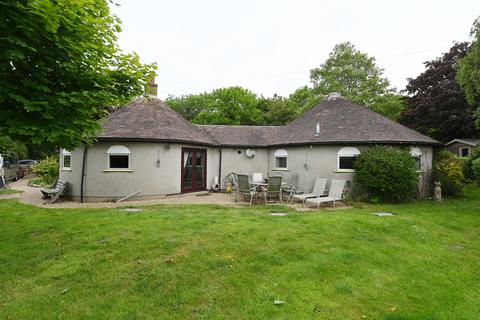 4 bed property, in Ipswich, £575,000