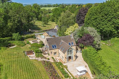 4 bed property, in Taston, £1,950,000